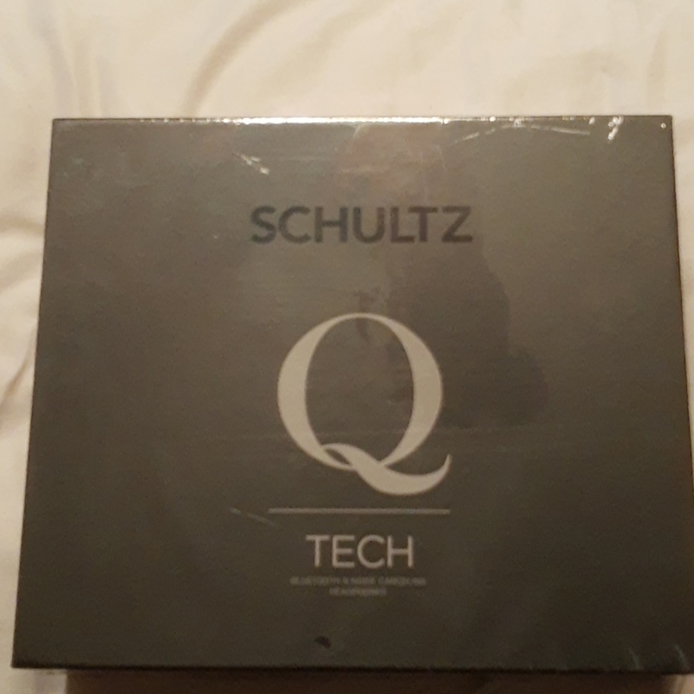 Schultz Q  TECH HEADPHONES 🎧